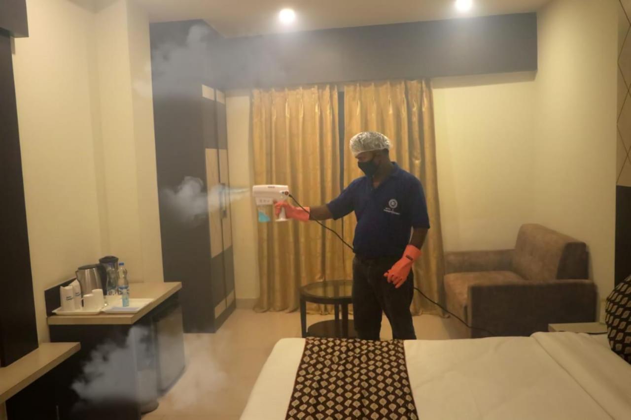Ganges Grand Hotell Varanasi Exteriör bild