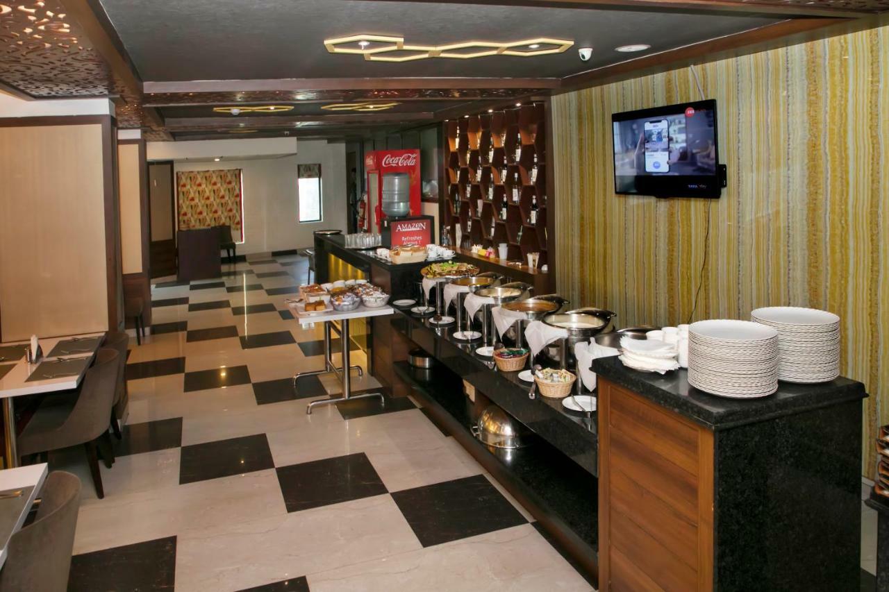 Ganges Grand Hotell Varanasi Exteriör bild