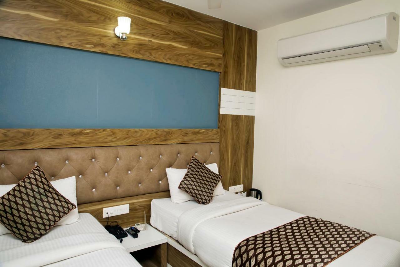 Ganges Grand Hotell Varanasi Exteriör bild