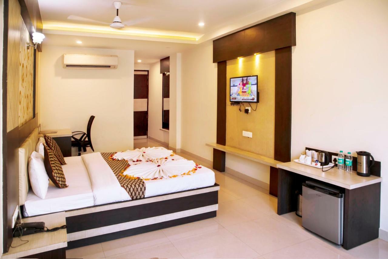 Ganges Grand Hotell Varanasi Exteriör bild