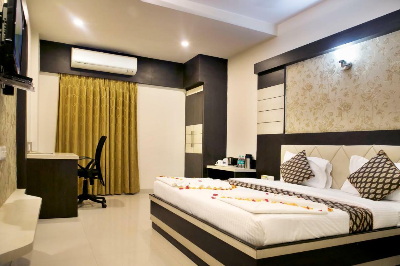 Ganges Grand Hotell Varanasi Exteriör bild