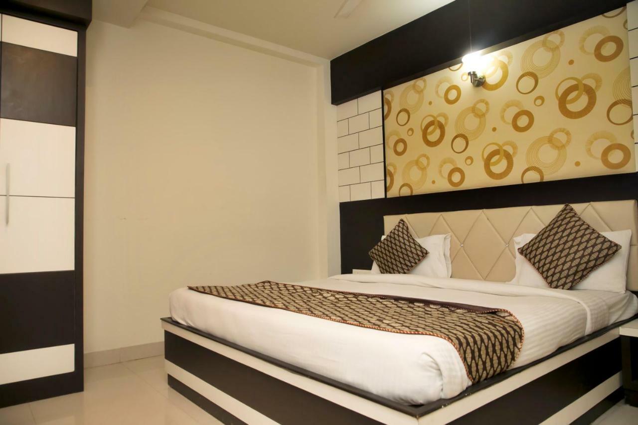 Ganges Grand Hotell Varanasi Exteriör bild