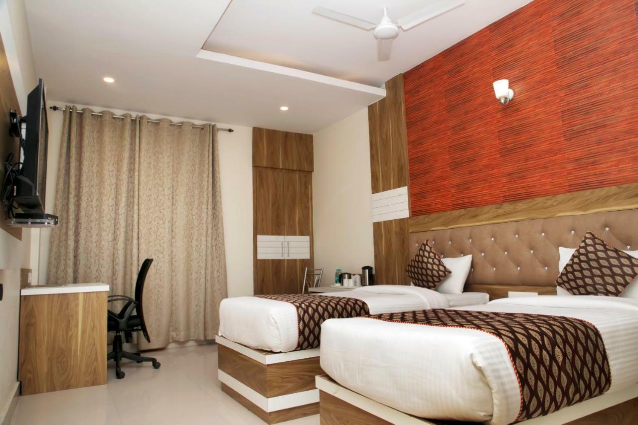 Ganges Grand Hotell Varanasi Exteriör bild